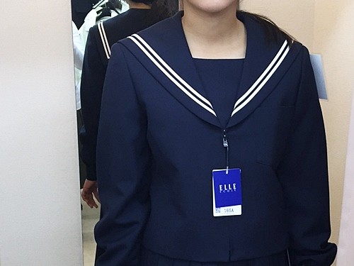 中学校入学準備　女子の制服